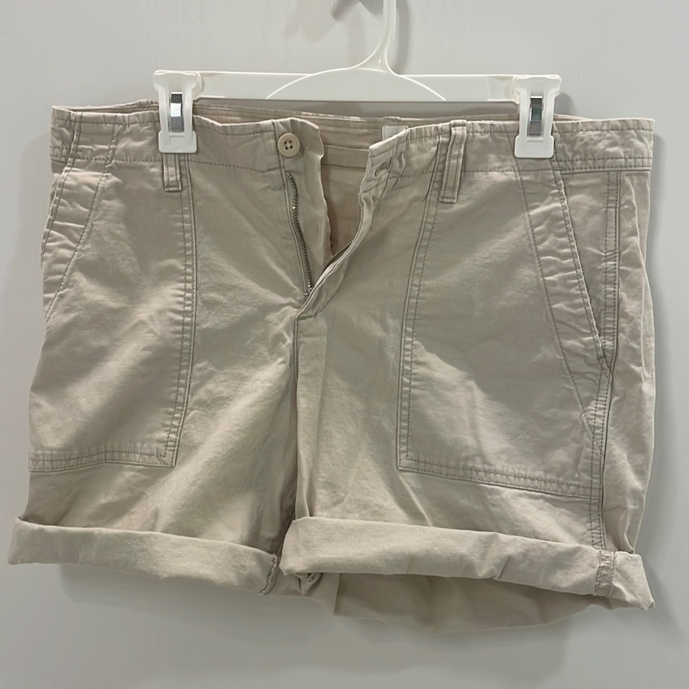 GAP Cream Girlfriend Chino Shorts with Cuffed Legs, size 12 T